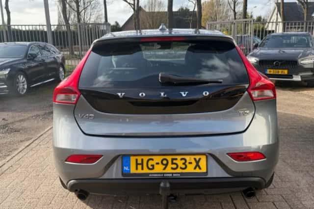 Volvo V40 (2015) thumbnail 5