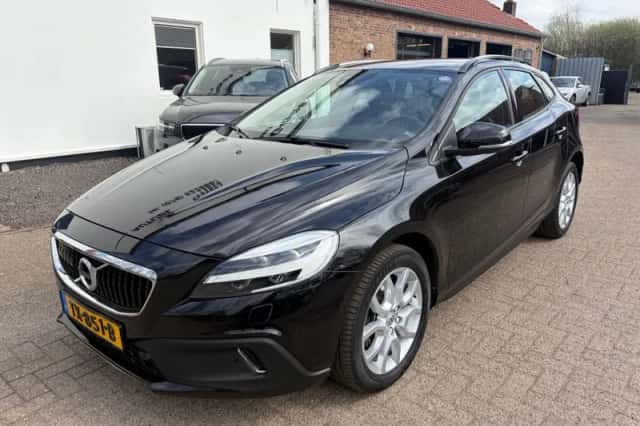 Volvo V40 (2017) thumbnail 1