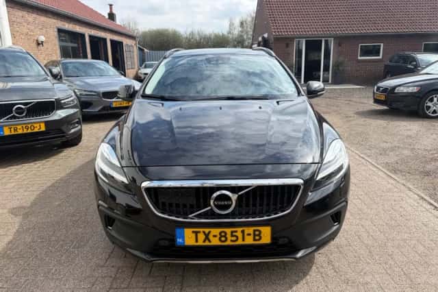 Volvo V40 (2017) thumbnail 3