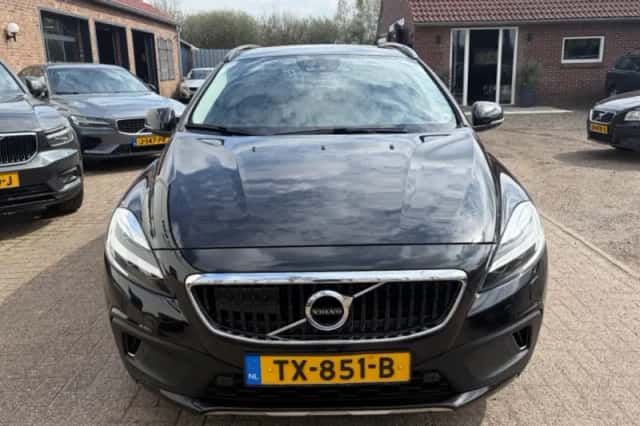 Volvo V40 (2017) thumbnail 3