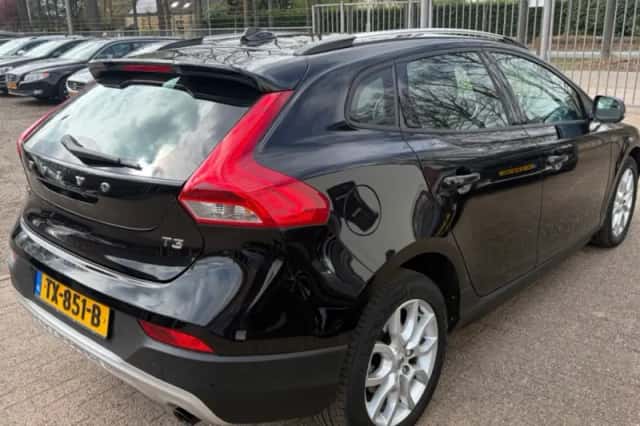 Volvo V40 (2017) thumbnail 4