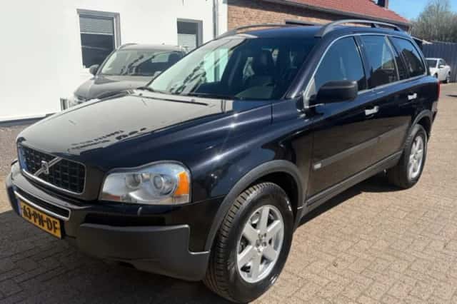 Volvo XC90 (2004) thumbnail 1