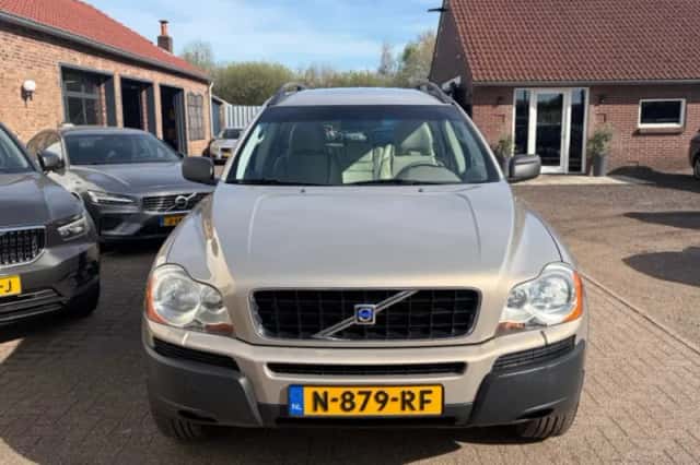 Volvo XC90 (2003) thumbnail 3