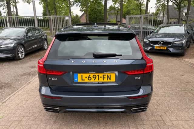 Volvo V60 (2021) thumbnail 6