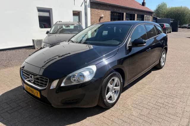 Volvo V60 (2011) thumbnail 1