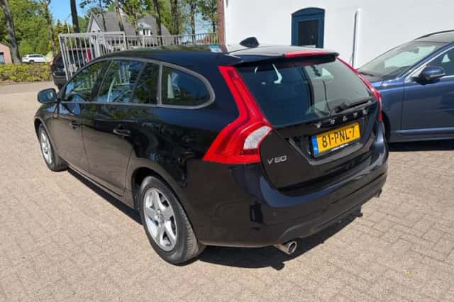 Volvo V60 (2011) thumbnail 6