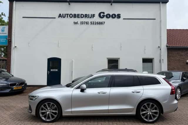 Volvo V60 (2020) thumbnail 2