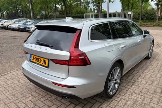 Volvo V60 (2020) thumbnail 4