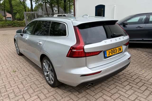 Volvo V60 (2020) thumbnail 6