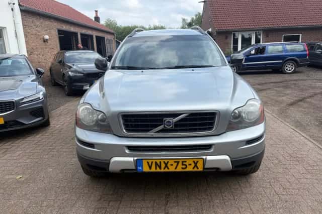 Volvo XC90 (2008) thumbnail 3