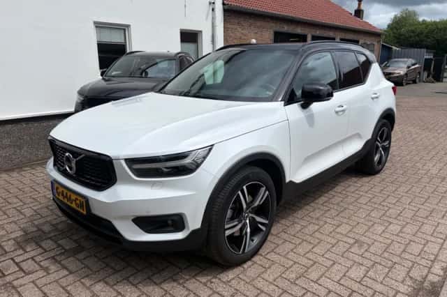 Volvo XC40 (2019) thumbnail 1