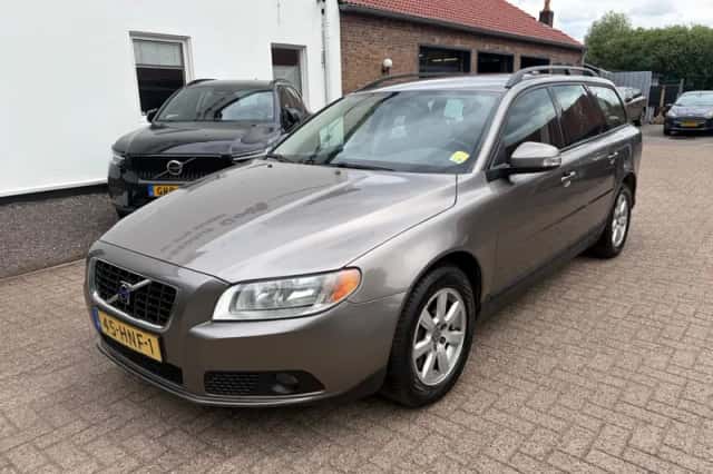 Volvo V70 (2009) thumbnail 1