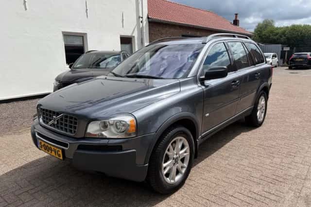 Volvo XC90 (2005) thumbnail 1