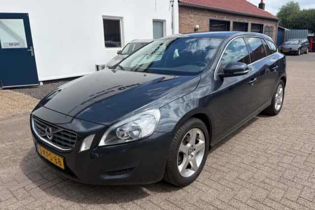 Volvo V60 (2013) thumbnail 1
