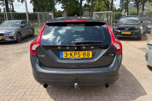 Volvo V60 (2013) thumbnail 5