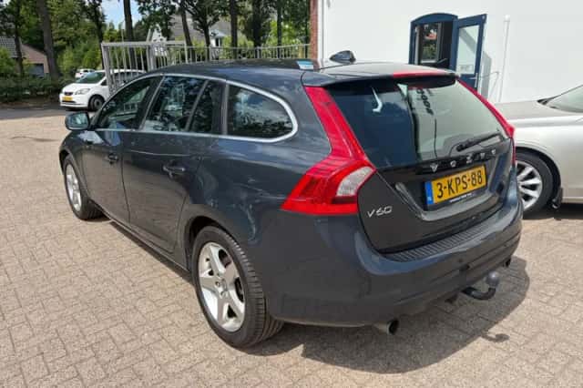 Volvo V60 (2013) thumbnail 6