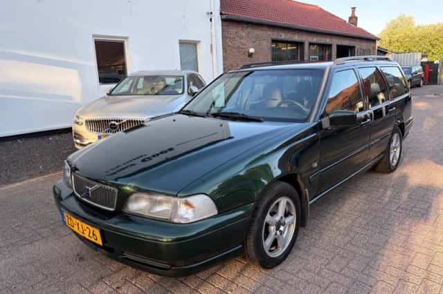 Volvo V70 (1999) thumbnail 1