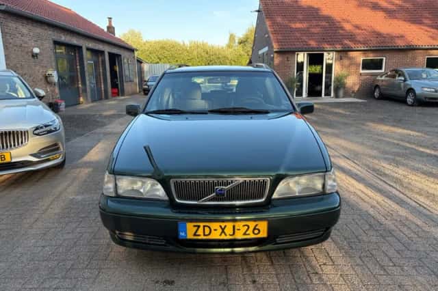 Volvo V70 (1999) thumbnail 3
