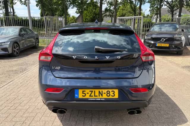 Volvo V40 (2013) thumbnail 5