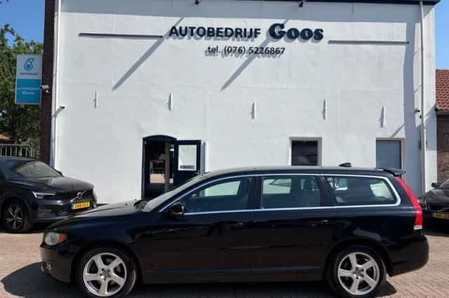 Volvo V70 (2014) thumbnail 2