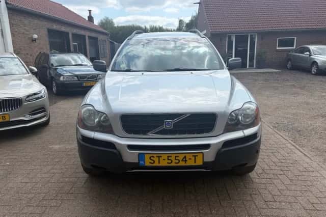 Volvo XC90 (2003) thumbnail 3