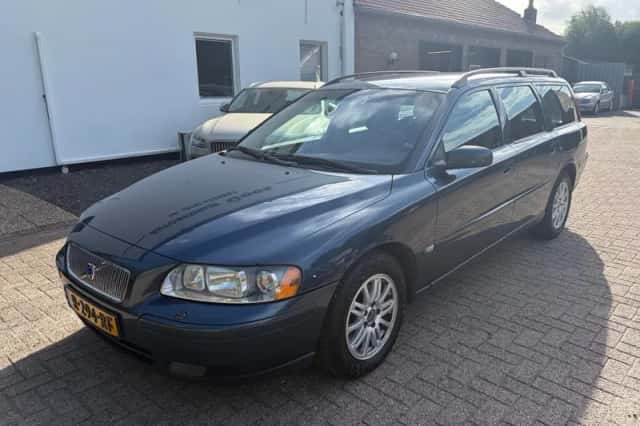Volvo V70 (2004) thumbnail 1