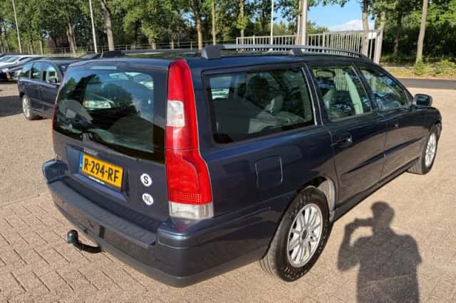 Volvo V70 (2004) thumbnail 4