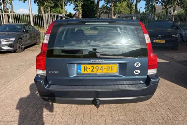 Volvo V70 (2004) thumbnail 5
