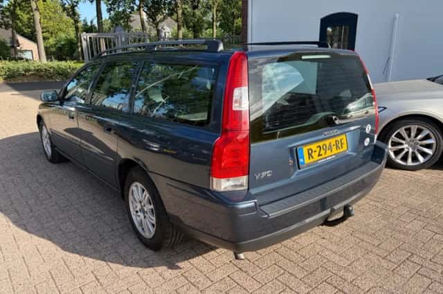 Volvo V70 (2004) thumbnail 6