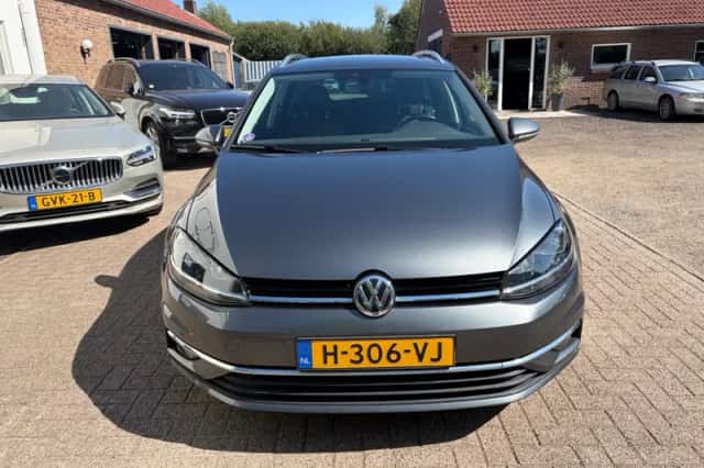 Volkswagen Golf (2020) thumbnail 3
