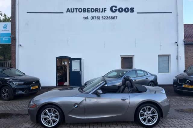 BMW Z4 (2003) thumbnail 2