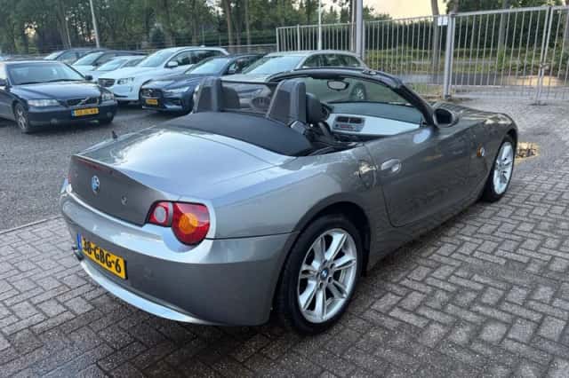 BMW Z4 (2003) thumbnail 4