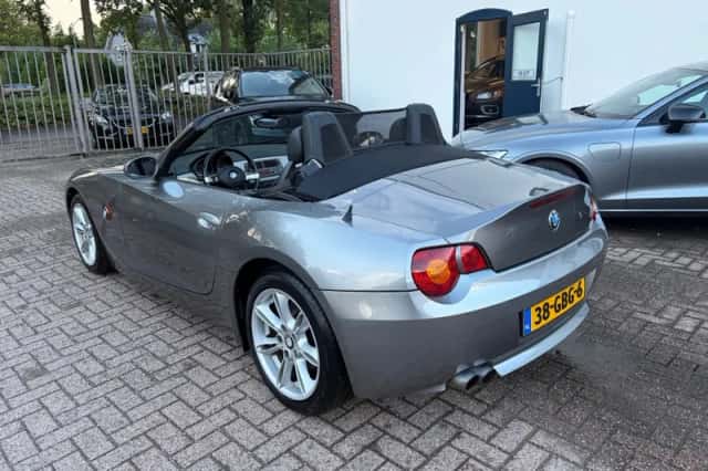 BMW Z4 (2003) thumbnail 6