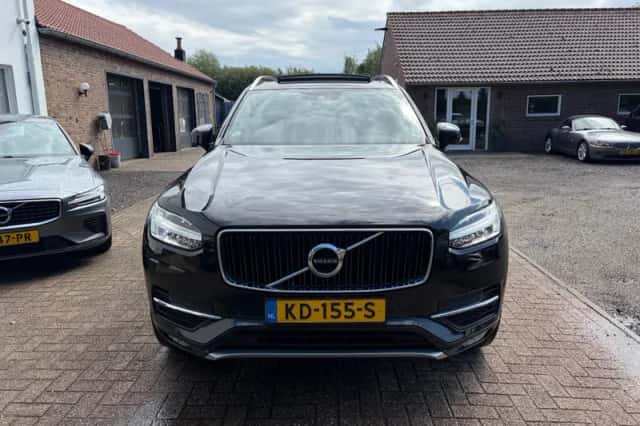 Volvo XC90 (2015) thumbnail 3