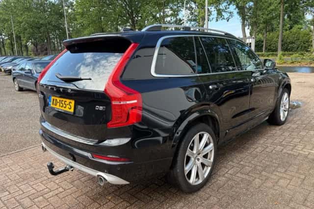 Volvo XC90 (2015) thumbnail 4