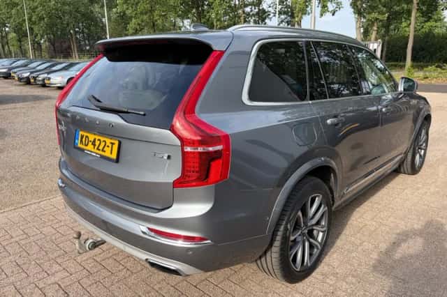 Volvo XC90 (2016) thumbnail 4