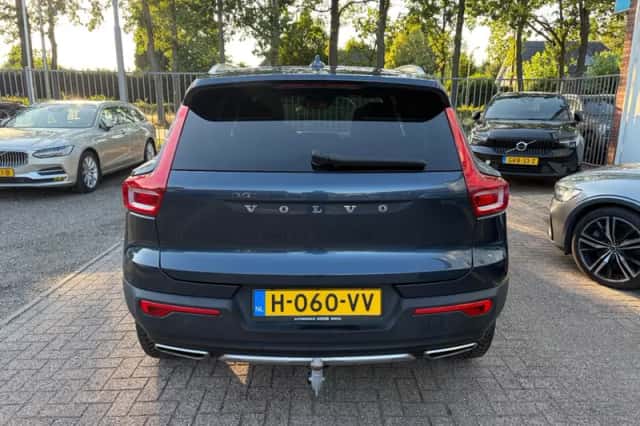 Volvo XC40 (2020) thumbnail 4