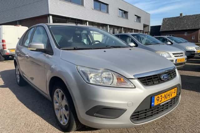 Ford Focus (2010) thumbnail 1