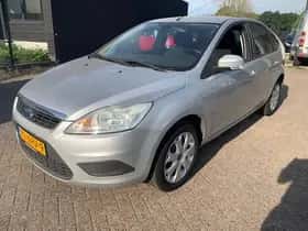 Ford Focus (2010) thumbnail 2