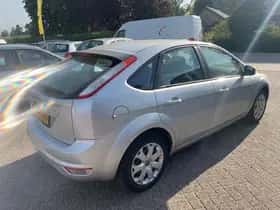 Ford Focus (2010) thumbnail 4