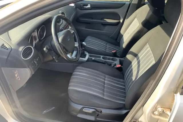 Ford Focus (2010) thumbnail 5