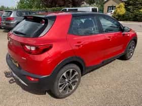 Kia Stonic (2018) thumbnail 4