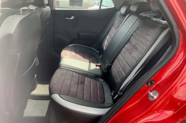 Kia Stonic (2018) thumbnail 6