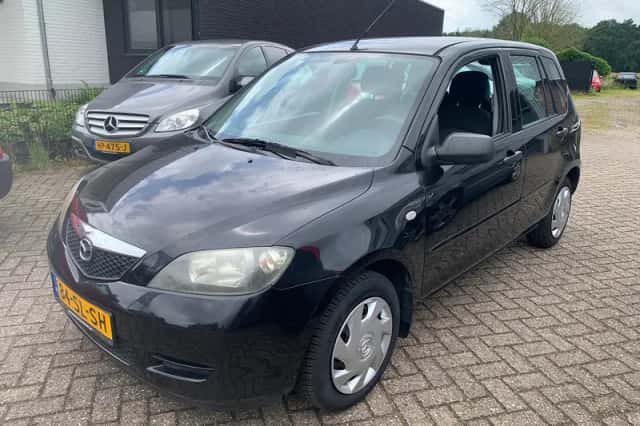 Mazda 2 (2006) thumbnail 2