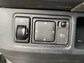 Nissan Micra (2005) thumbnail 12