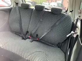 Nissan Micra (2005) thumbnail 6