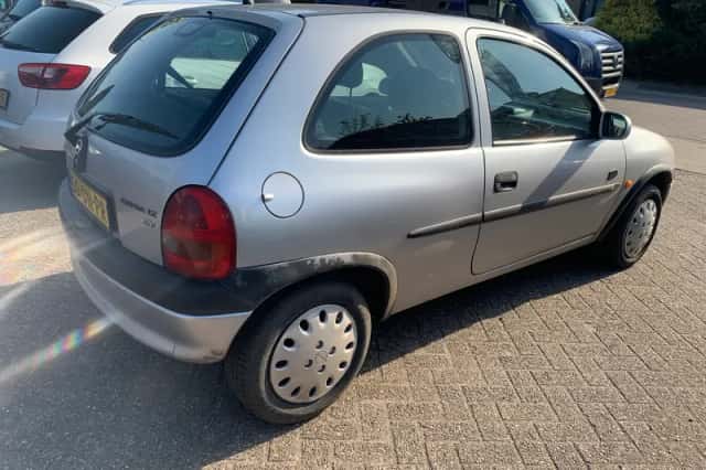 Opel Corsa (1999) thumbnail 4