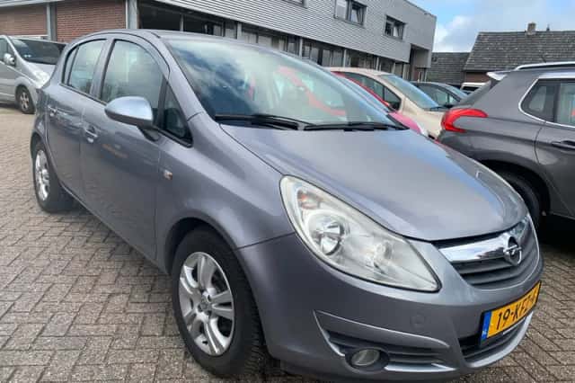 Opel Corsa (2009) thumbnail 1