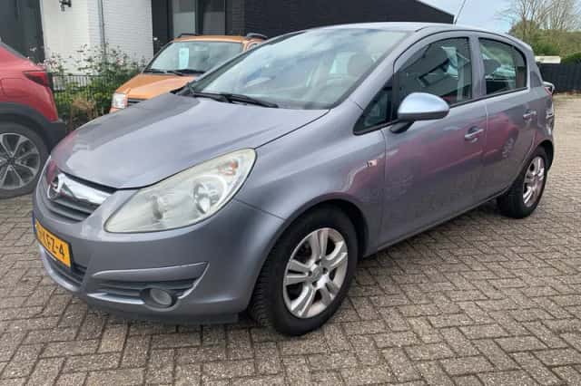 Opel Corsa (2009) thumbnail 2
