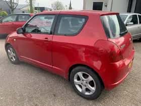 Suzuki Swift (2007) thumbnail 3